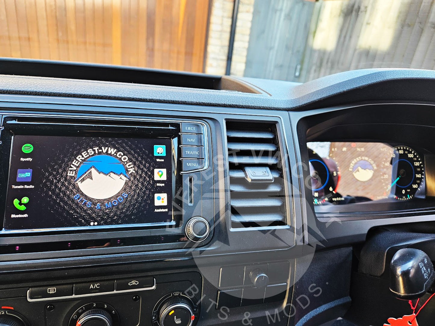 EVEREST-VW DIGIDASH <--> HEAD UNIT Android Ai KIT: (Android Ai Box, Cables & Remote Control/Keyboard Mouse)
